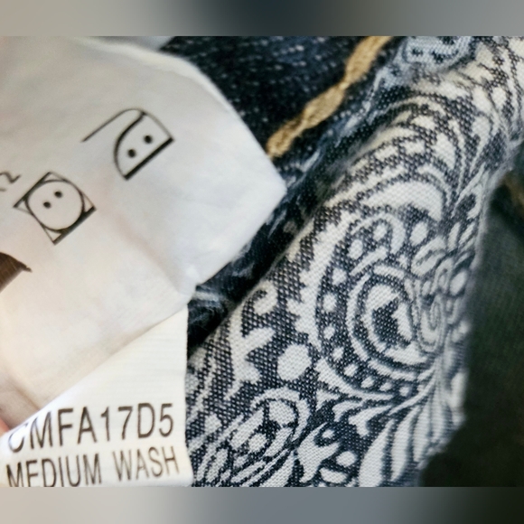 Cody James Men's Straight Leg Jeans - Picture 11 of 11